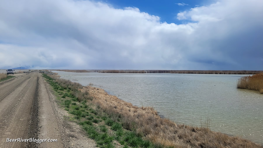 the north leg of the bear river migratory bird refuge auto tour route