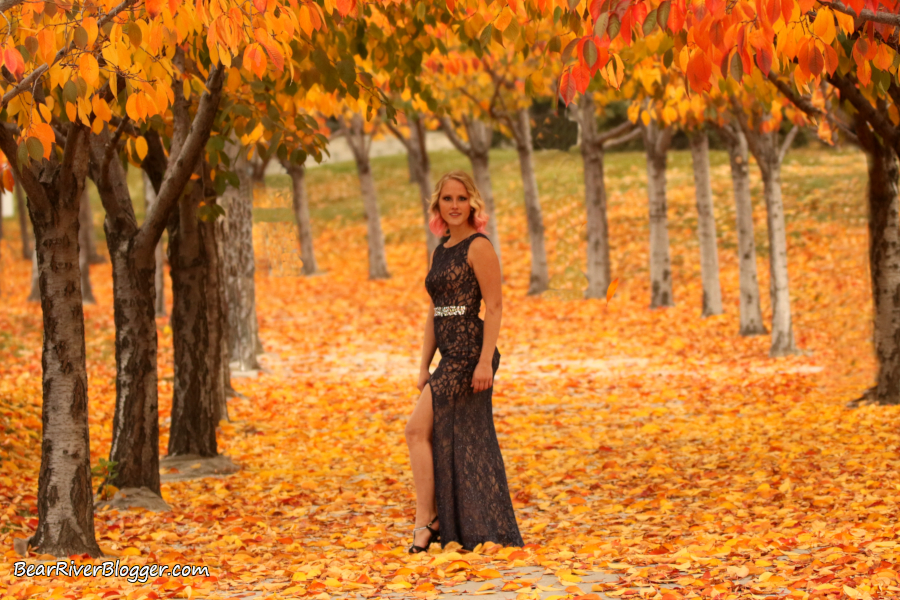 portrait photography with leaves turning colors in fall